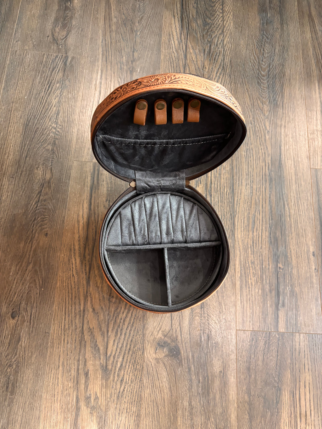 Tool leather, three zip jewelry box