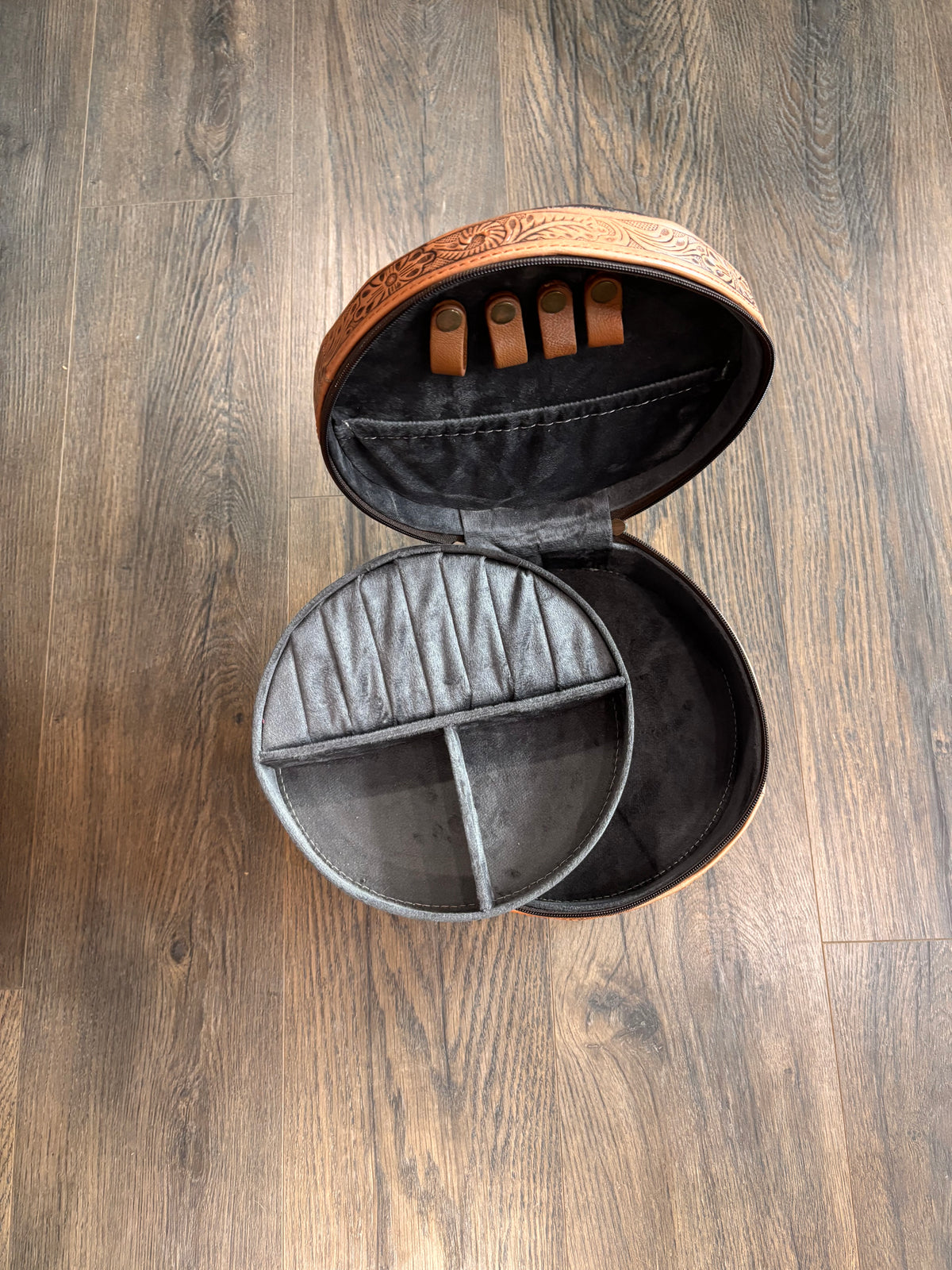 Tool leather, three zip jewelry box